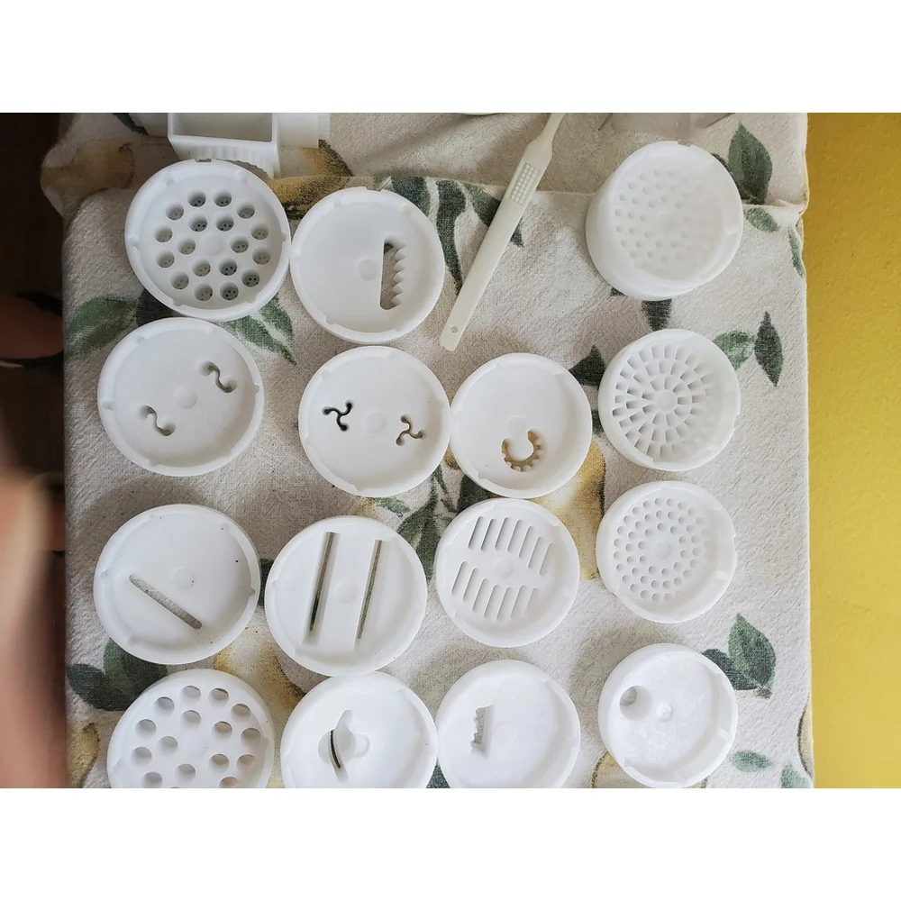 Popeil Pasta Maker w/accessories